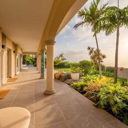 De Lujo Con Piscina Y Vistas Al Mar Villa