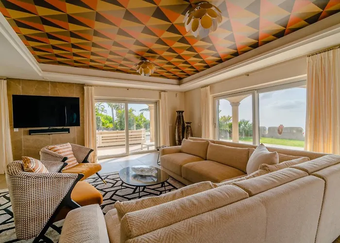 Villa De Lujo Con Piscina Y Vistas Al Mar *