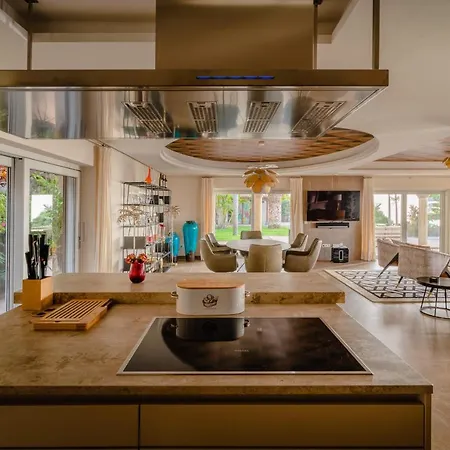 De Lujo Con Piscina Y Vistas Al Mar Villa Tacoronte