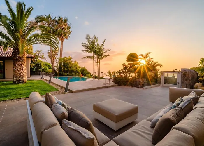 Villa De Lujo Con Piscina Y Vistas Al Mar *