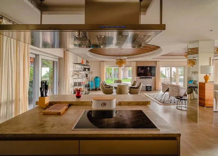 De Lujo Con Piscina Y Vistas Al Mar Villa Tacoronte